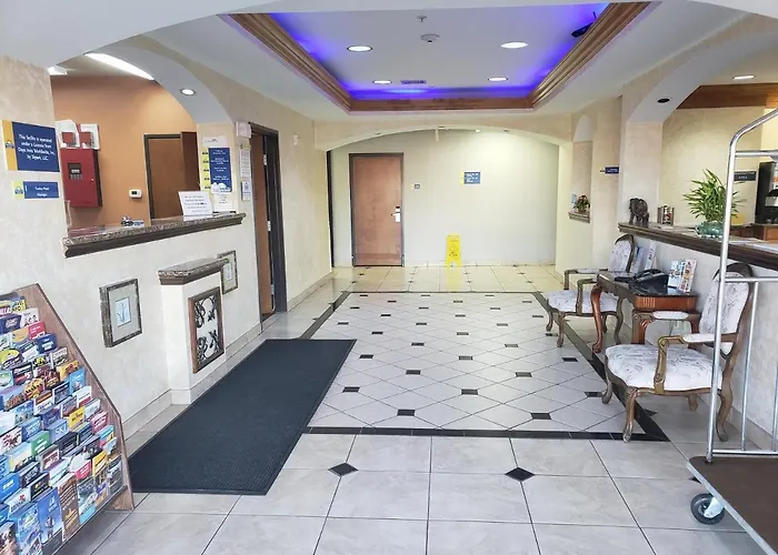 Days Inn&Suites by Wyndham Cleburne TX