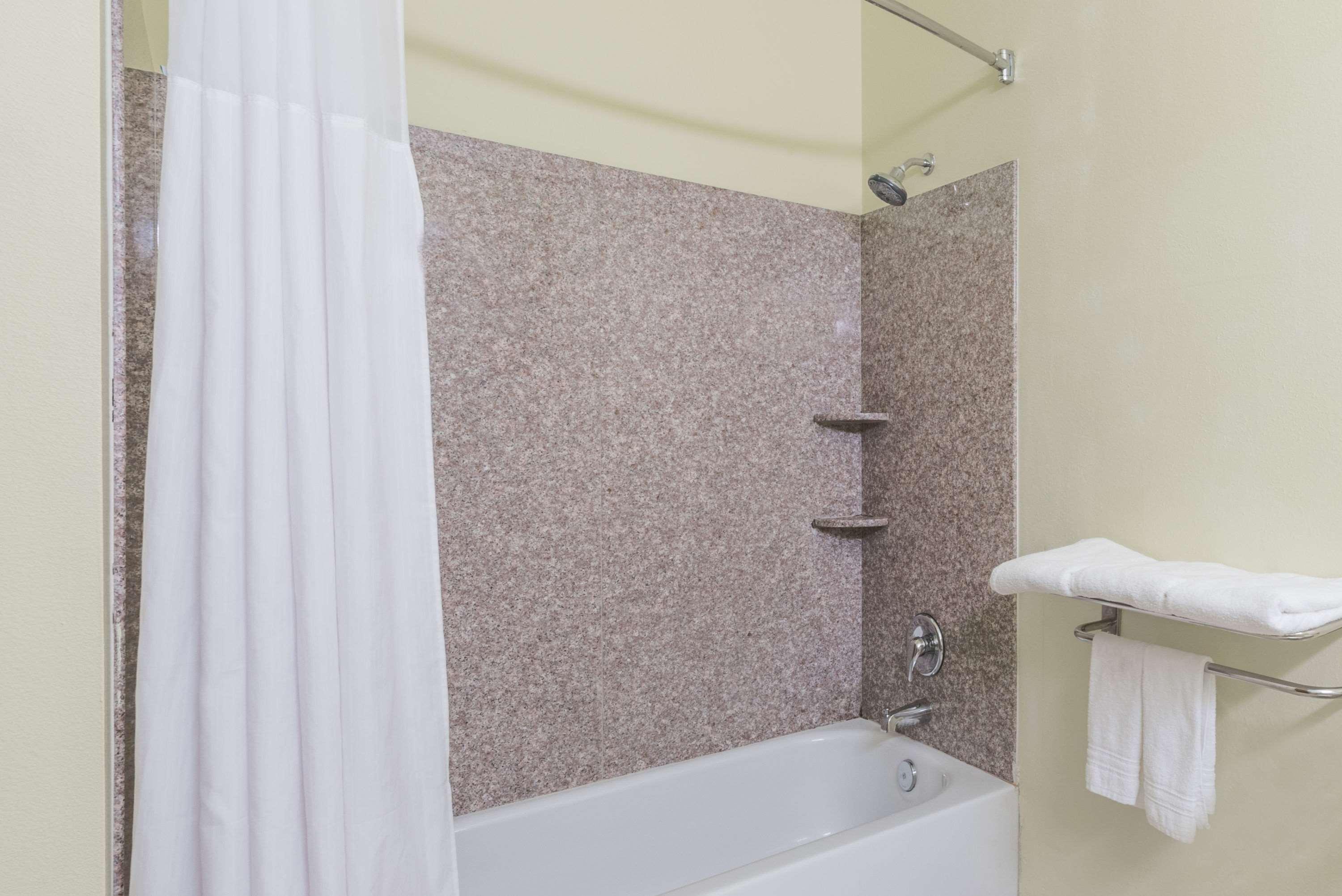 Days Inn&suites By Wyndham Tx 2*