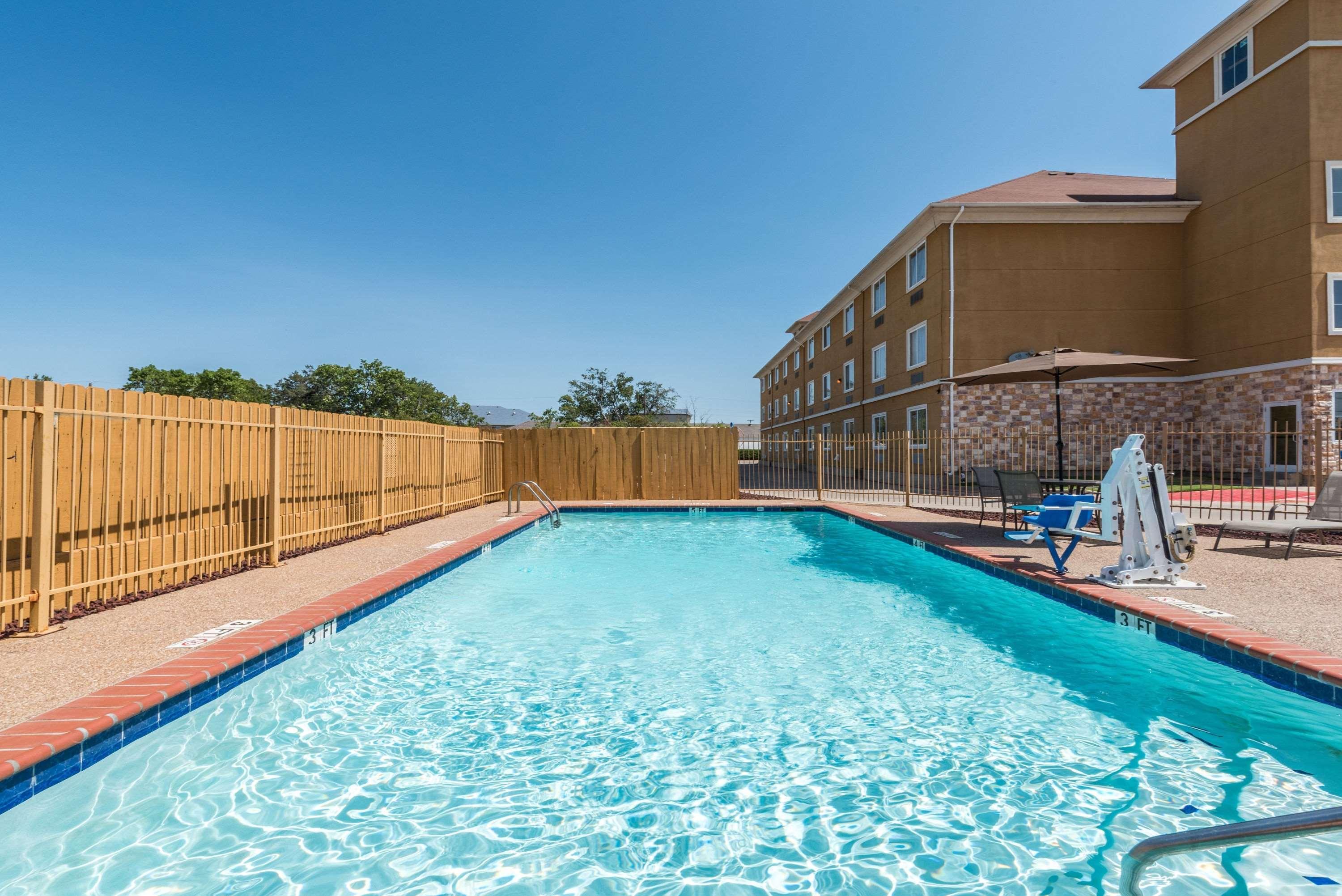 Days Inn&suites By Wyndham Tx