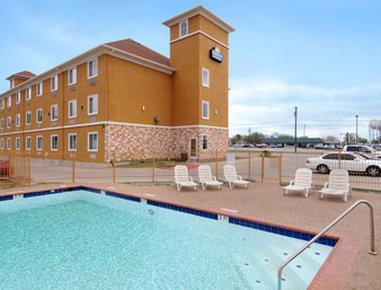 Hotel Days Inn&suites By Wyndham Tx Cleburne