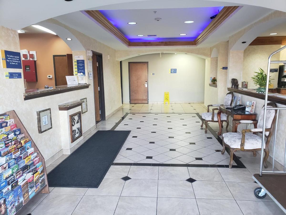 Days Inn&suites By Wyndham Tx Hotel Cleburne
