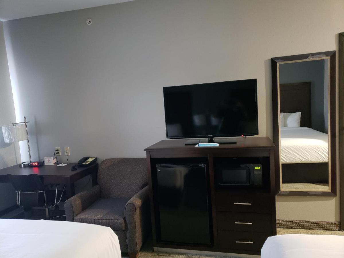 Days Inn&suites By Wyndham Tx Cleburne