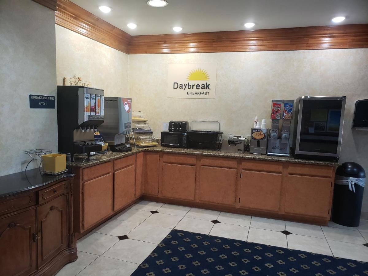 Days Inn&suites By Wyndham Tx