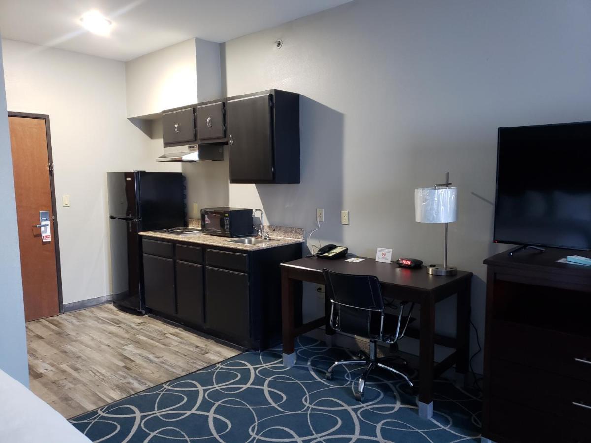 Days Inn&suites By Wyndham Tx Hotel