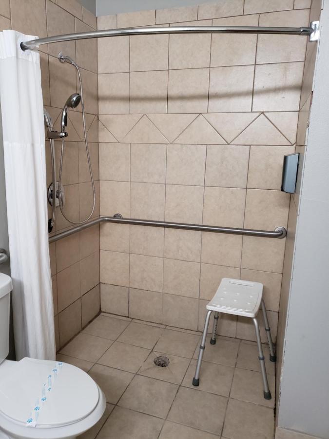 Days Inn&suites By Wyndham Tx Hotel Cleburne